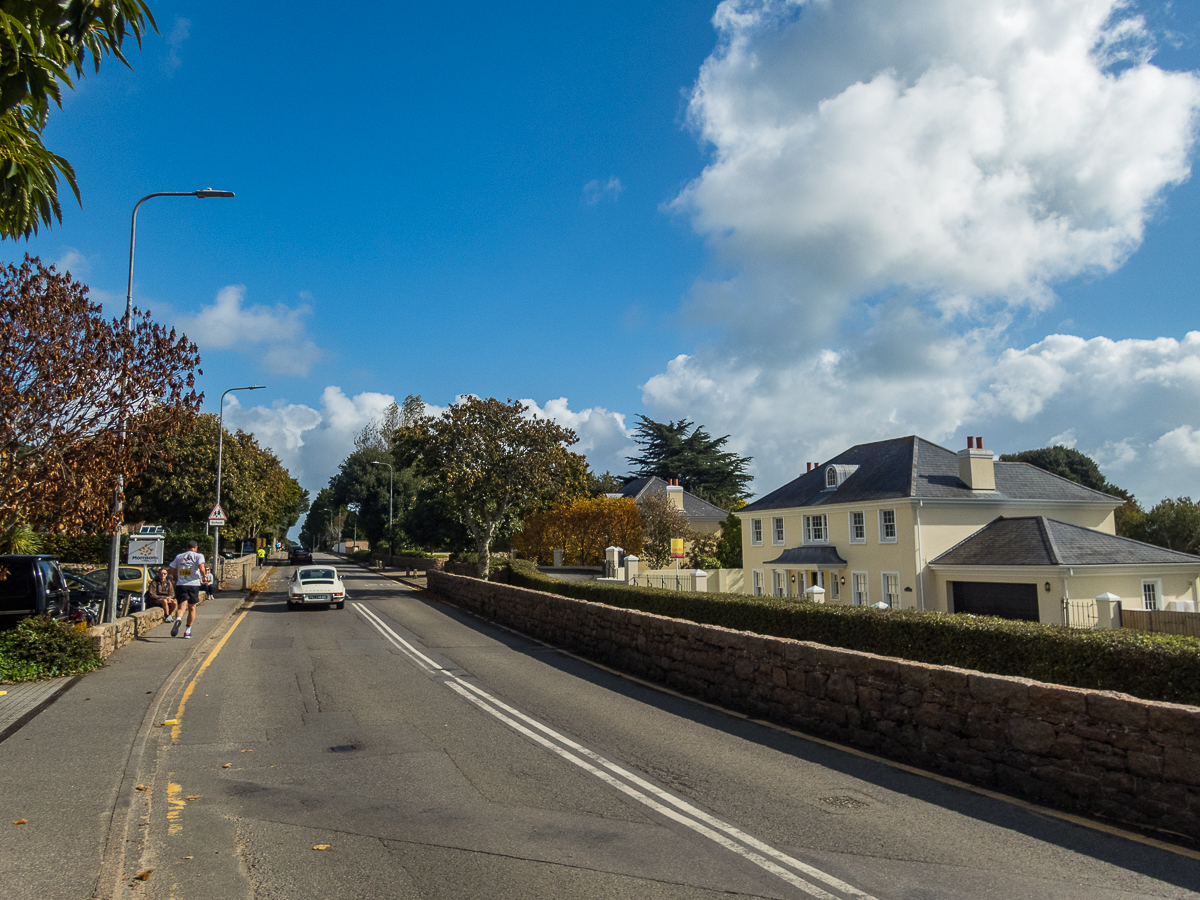 Standard Chartered Jersey Marathon 2019 - Tor Rnnow