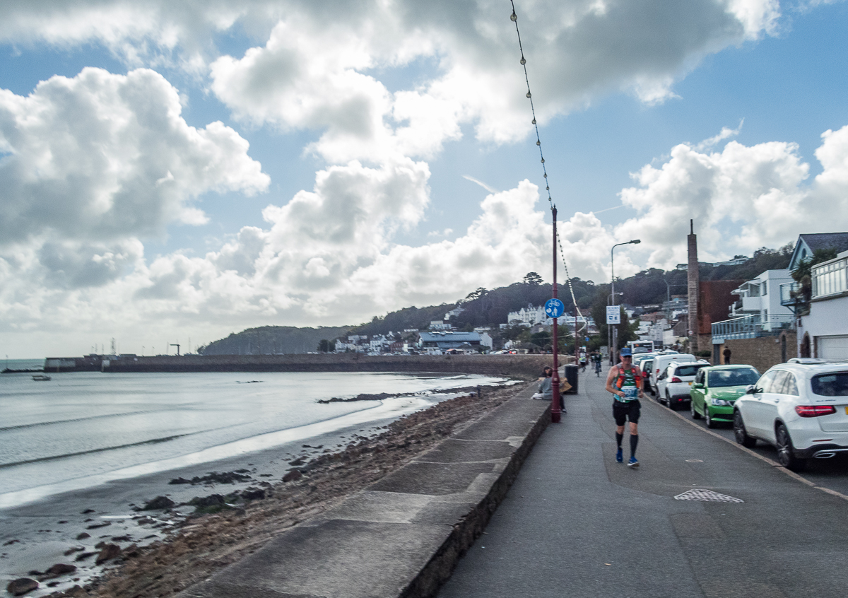 Standard Chartered Jersey Marathon 2019 - Tor Rnnow