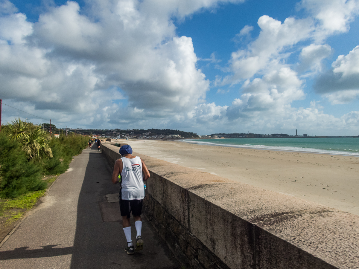 Standard Chartered Jersey Marathon 2019 - Tor Rnnow