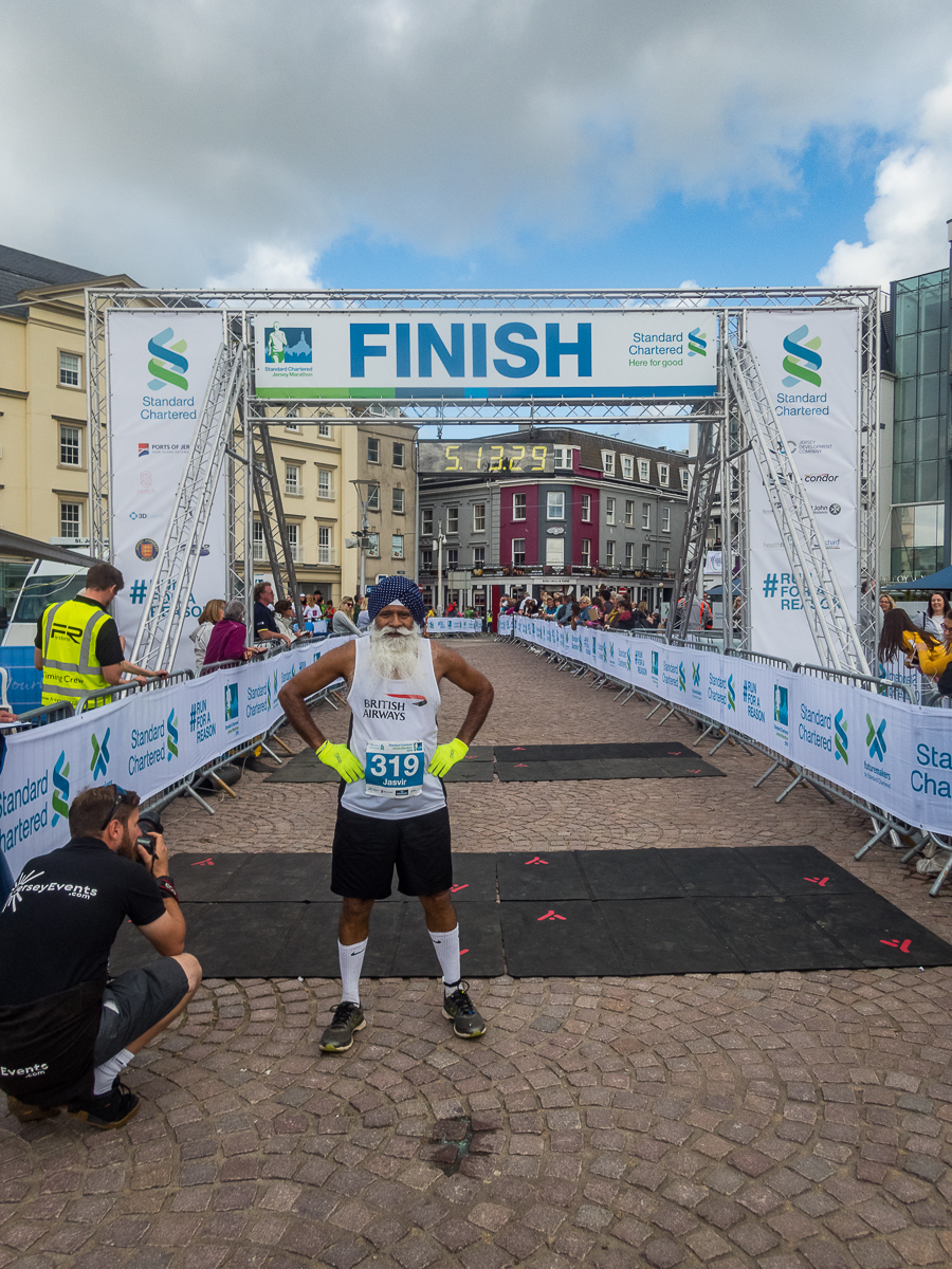 Standard Chartered Jersey Marathon 2019 - Tor Rnnow