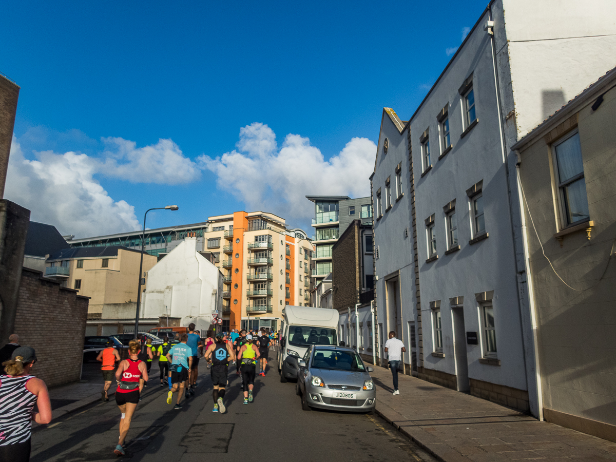 Standard Chartered Jersey Marathon 2019 - Tor Rnnow