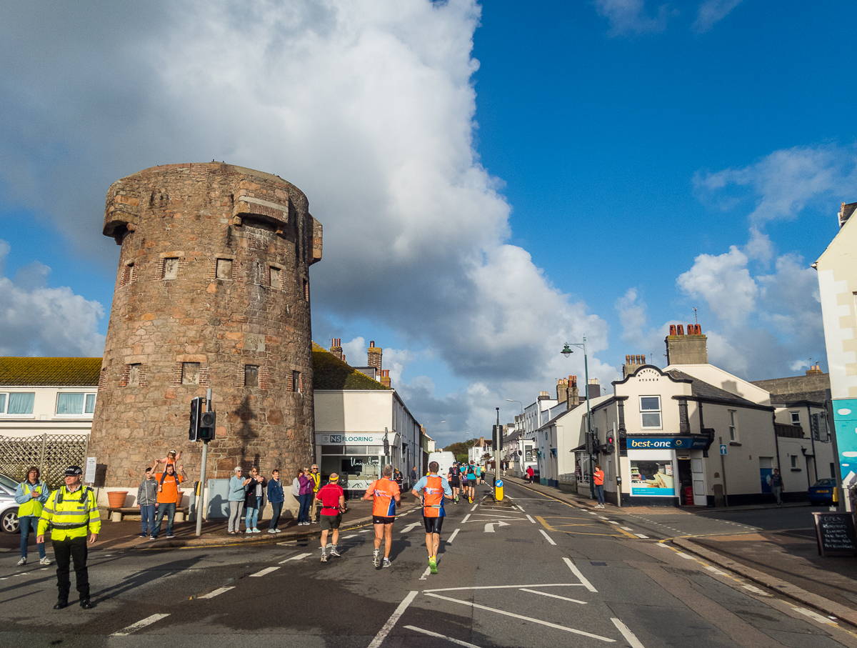 Standard Chartered Jersey Marathon 2019 - Tor Rnnow