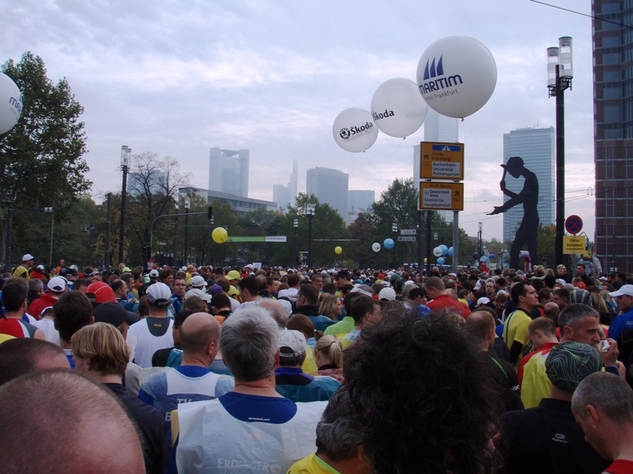At the start of Frankfurt marathon 2008